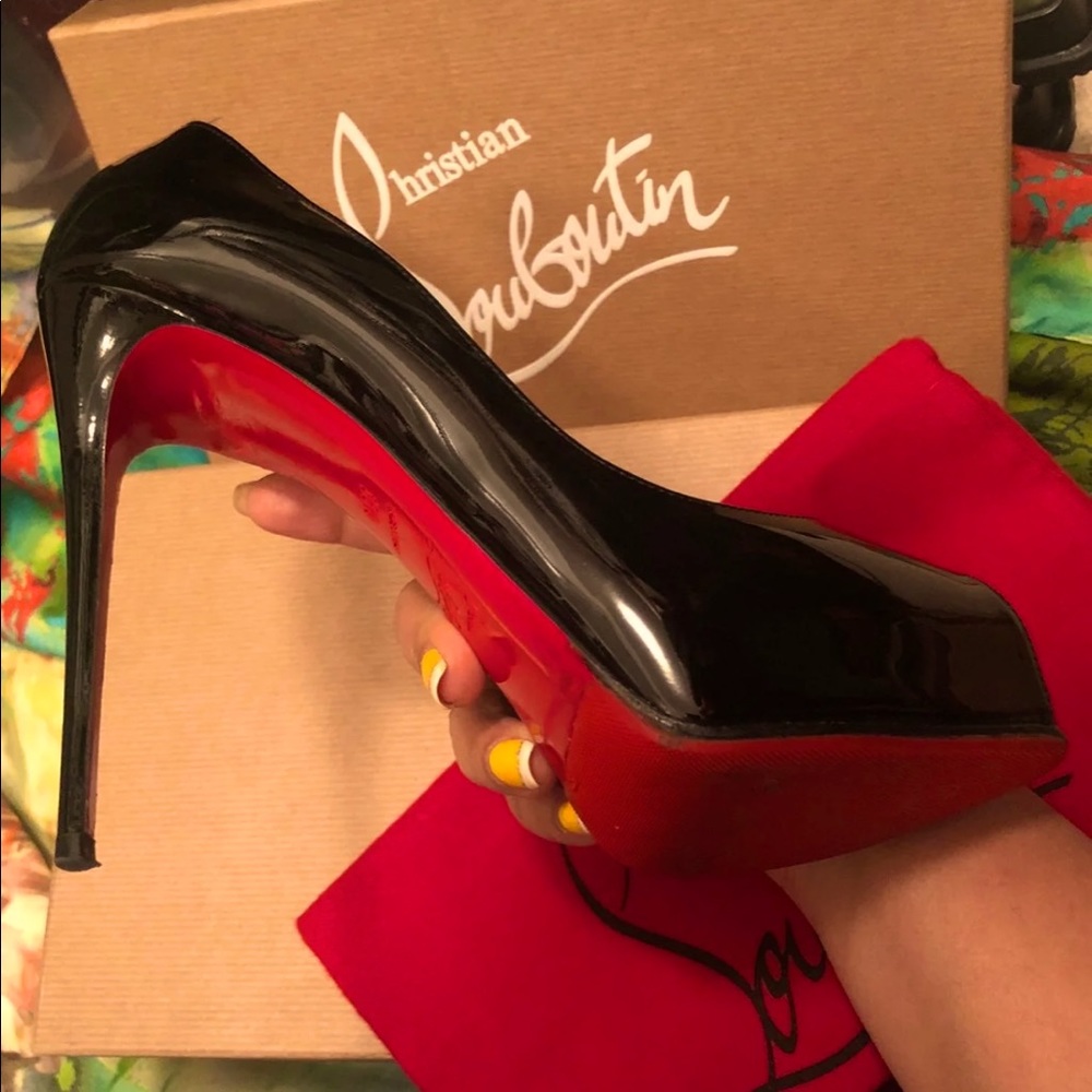 Christian louboutin very prive black patent heels